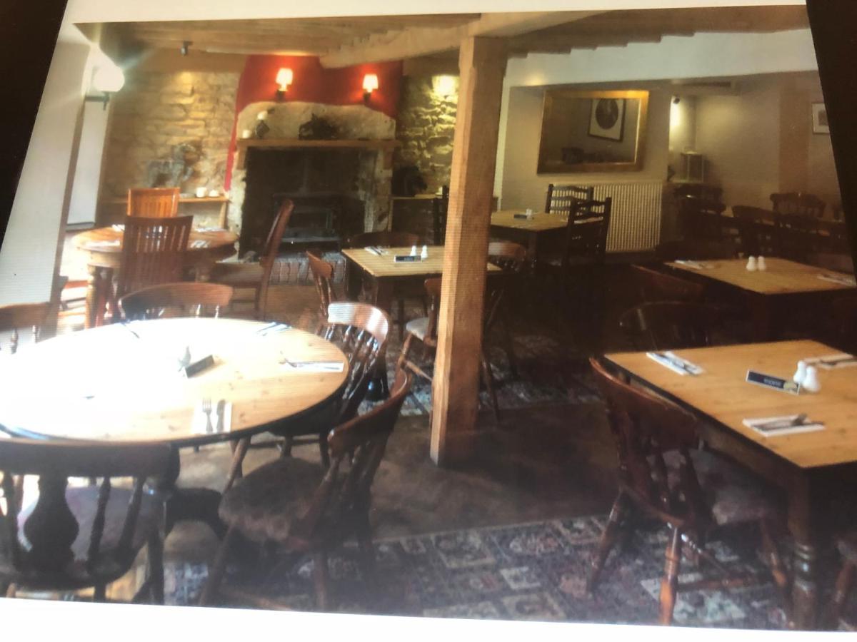 Horse & Hound Inn Broadway  Buitenkant foto